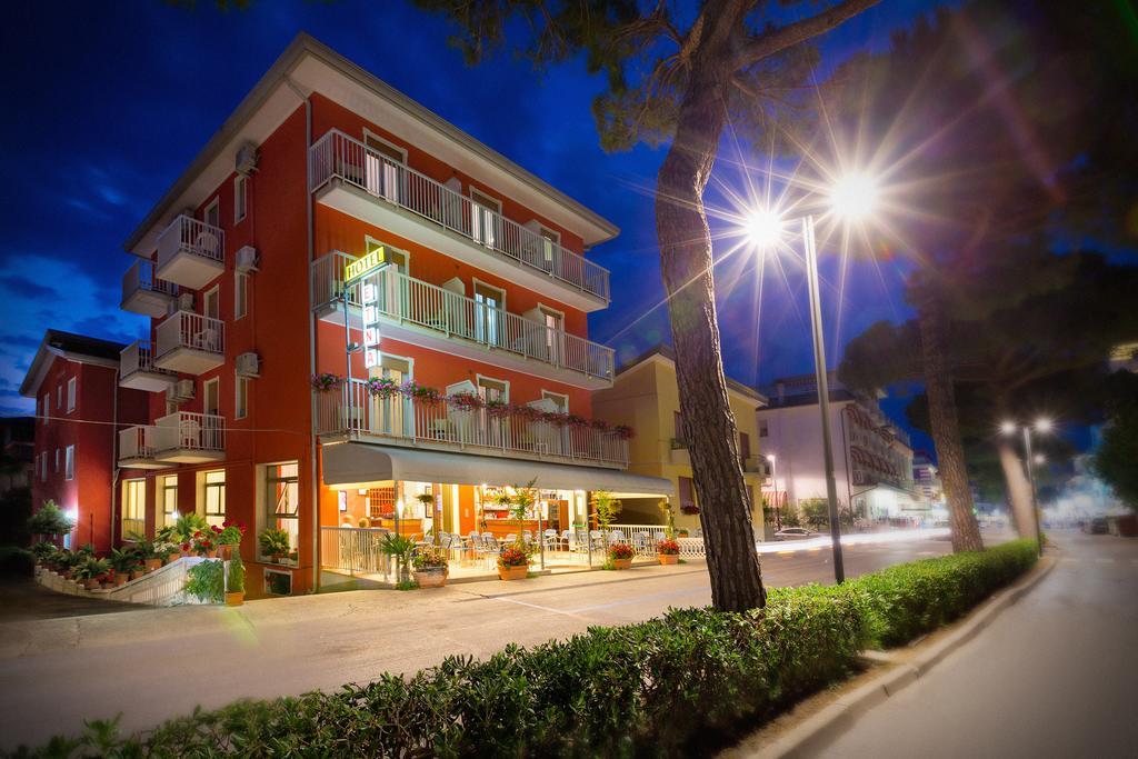 Hotel Etna Caorle Exterior foto