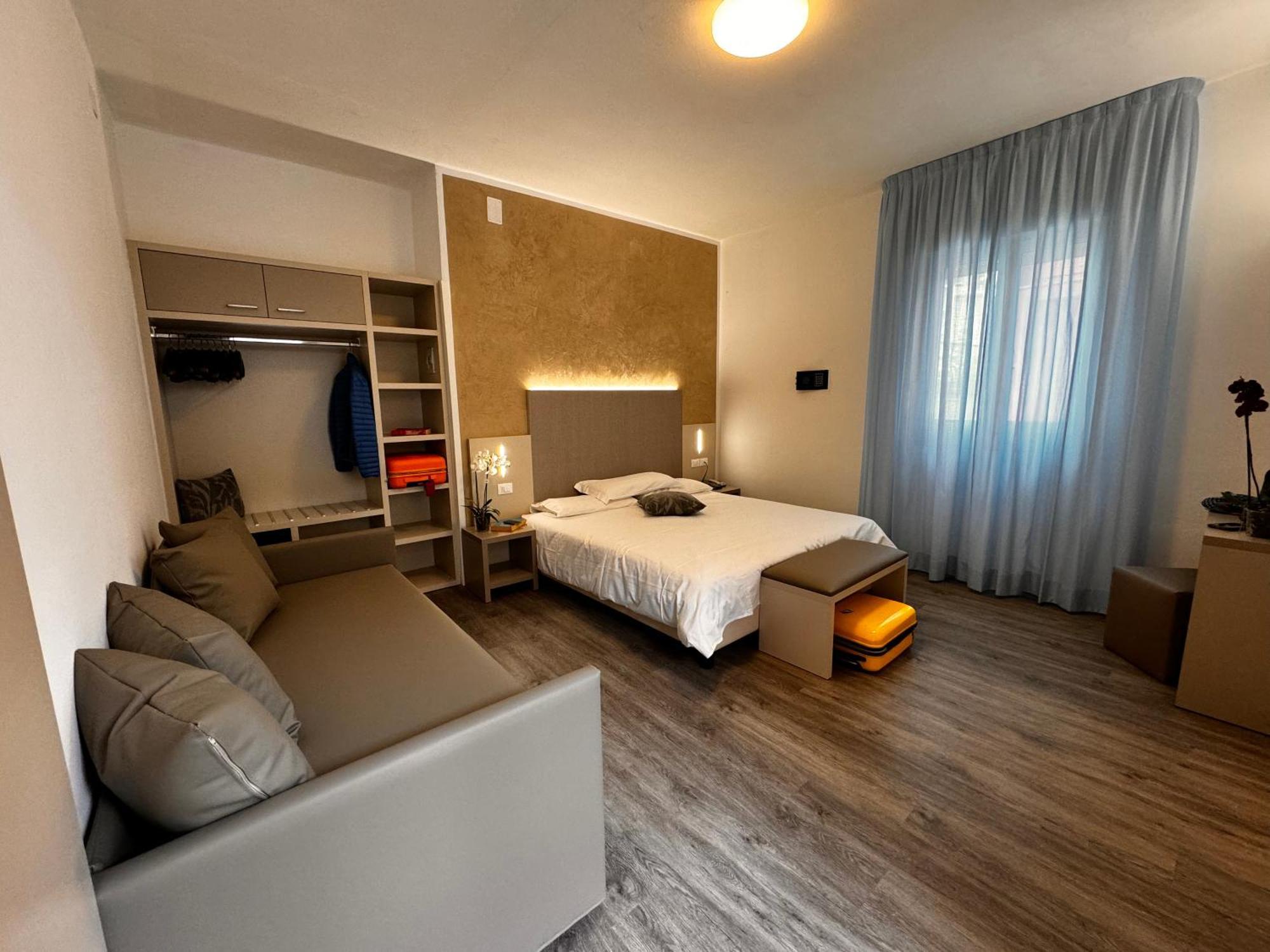 Hotel Etna Caorle Exterior foto