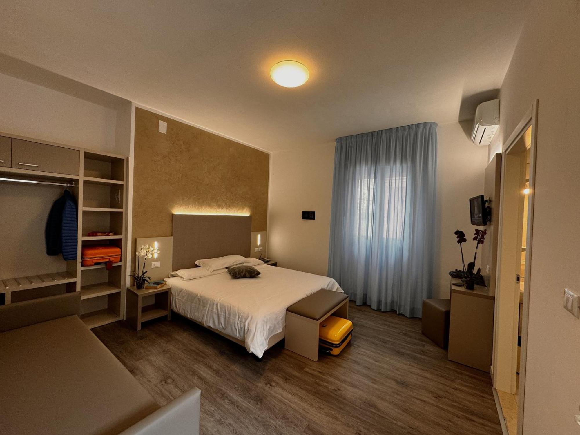 Hotel Etna Caorle Exterior foto